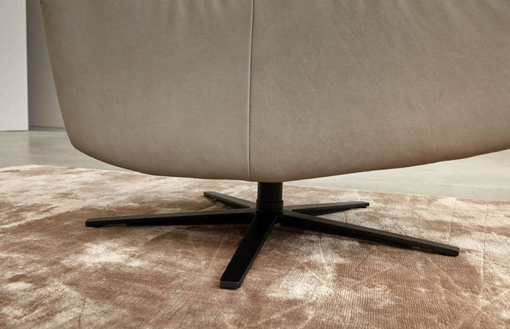 Aura Recliner With Hidden Headrest Recliners Himolla