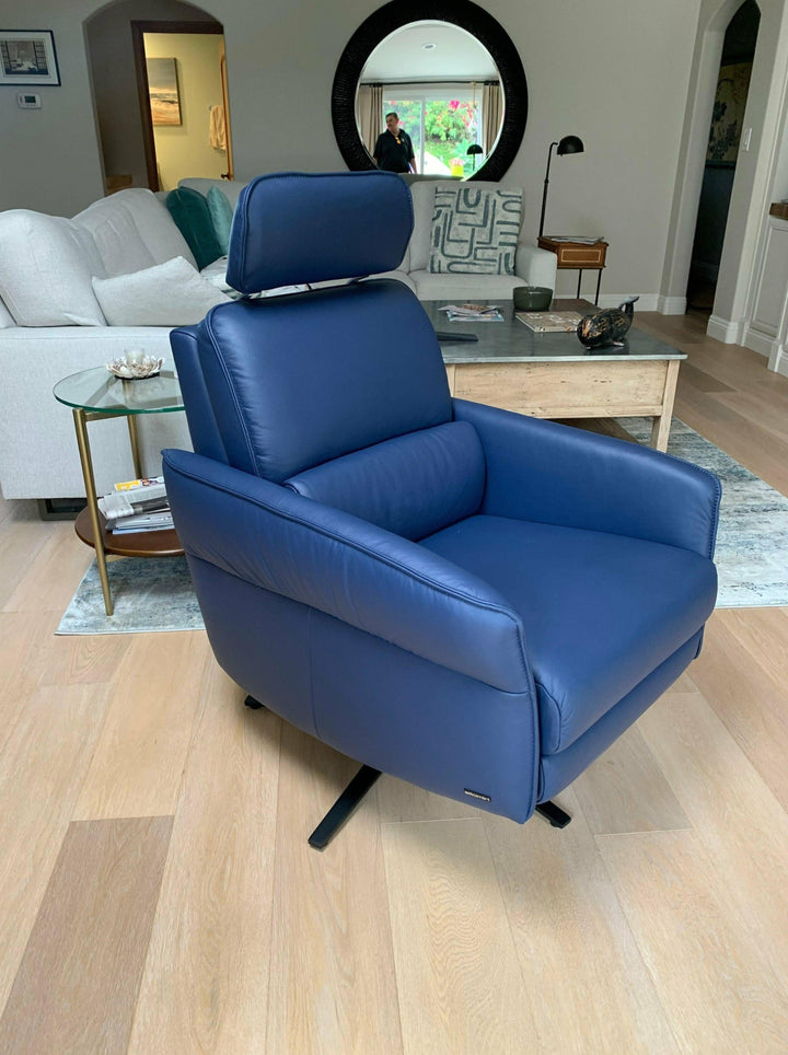 Aura Recliner With Hidden Headrest Recliners Himolla