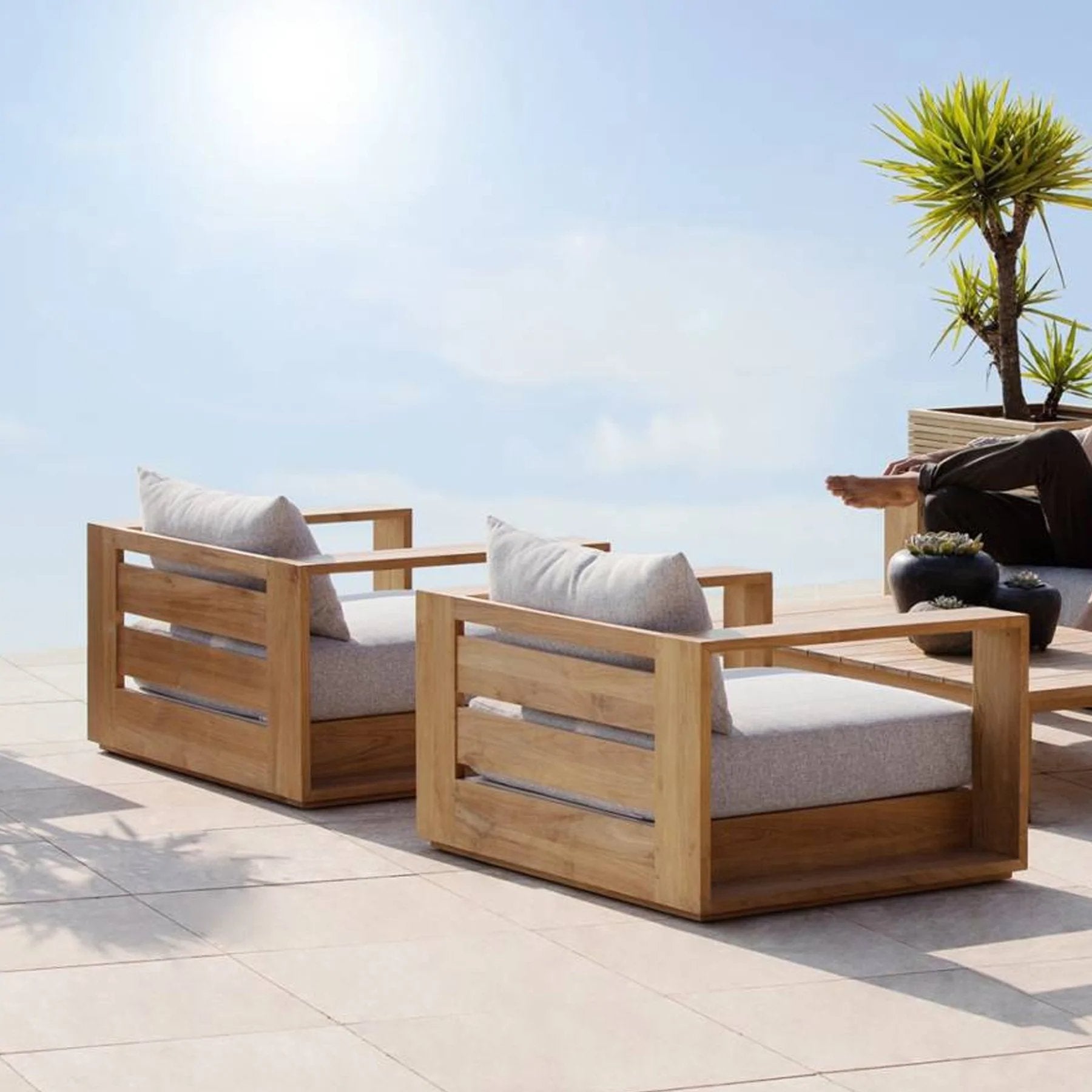 Modern Outdoor Lounge Chairs for Considered Spaces.