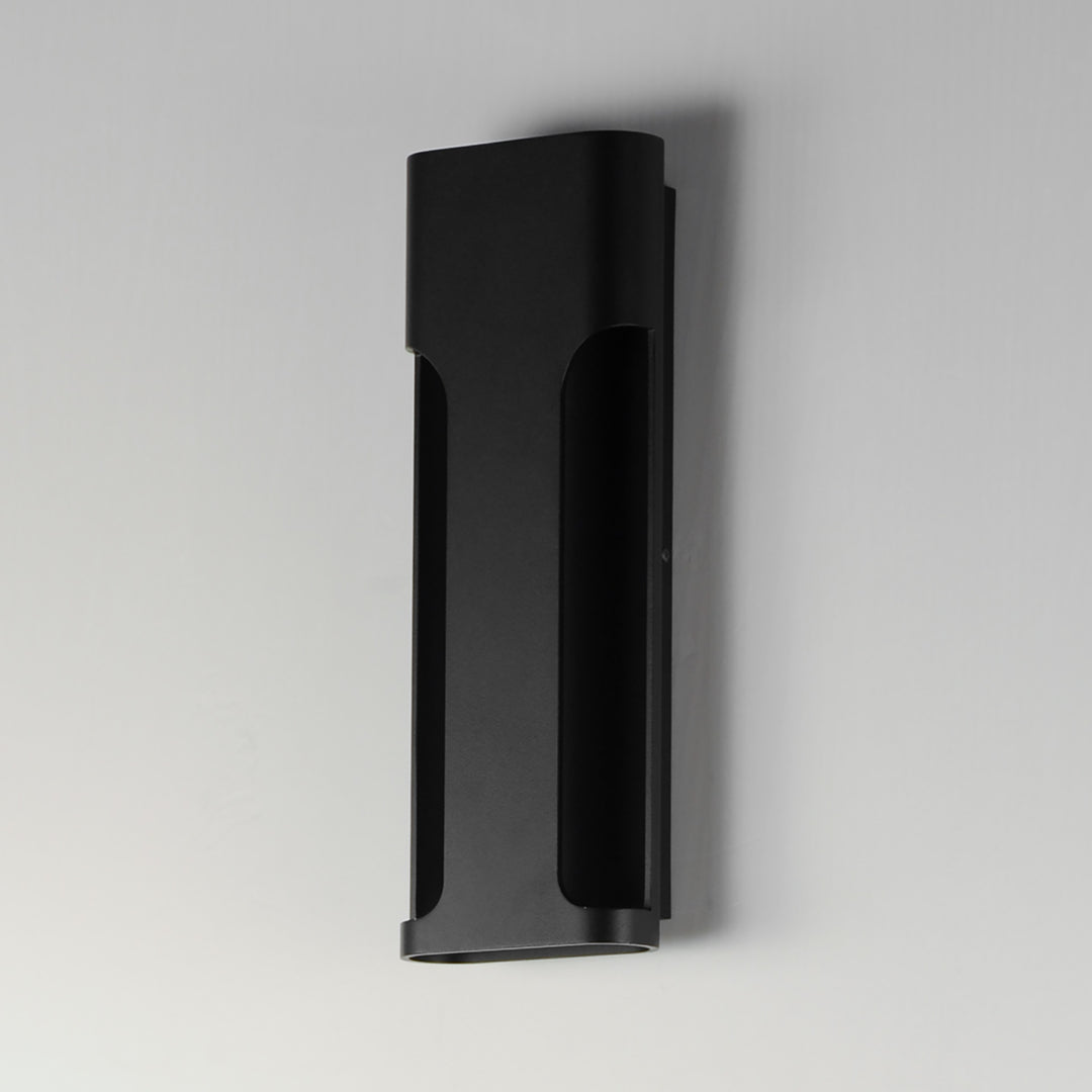 Maglev 18" LED Outdoor Wall Lamp by Studio M Lighting – lifestyle