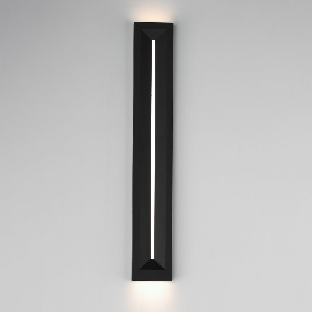 Fosso LED Outdoor Wall Sconce - 5cct by Studio M Lighting – lifestyle