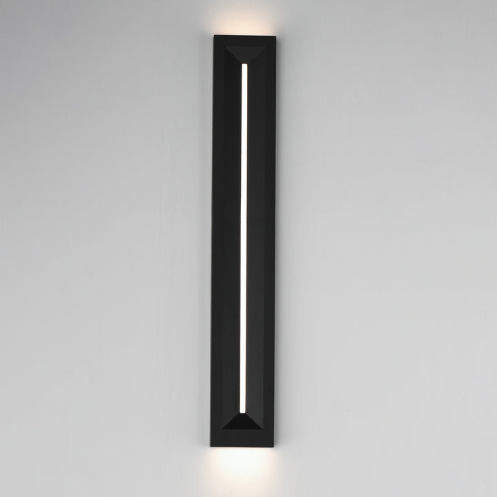 Fosso LED Outdoor Wall Sconce - 5cct by Studio M Lighting – lifestyle