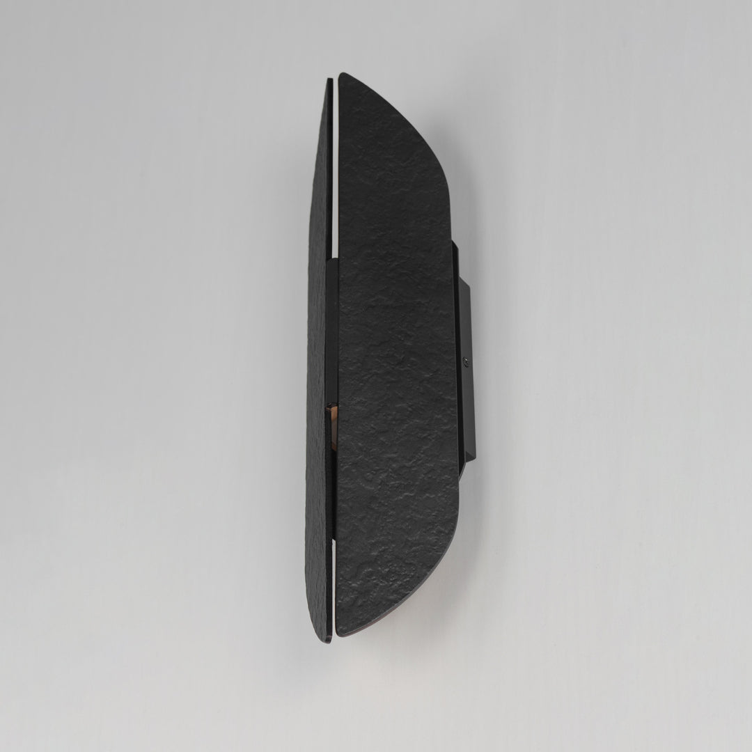 Tectonic 18 Outdoor LED Sconce by Studio M Lighting – lifestyle