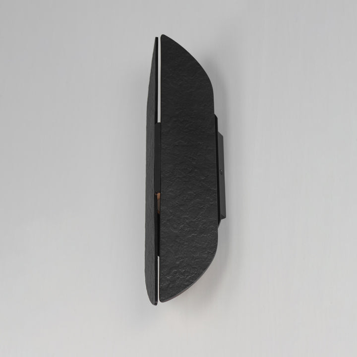 Tectonic 18 Outdoor LED Sconce by Studio M Lighting – lifestyle