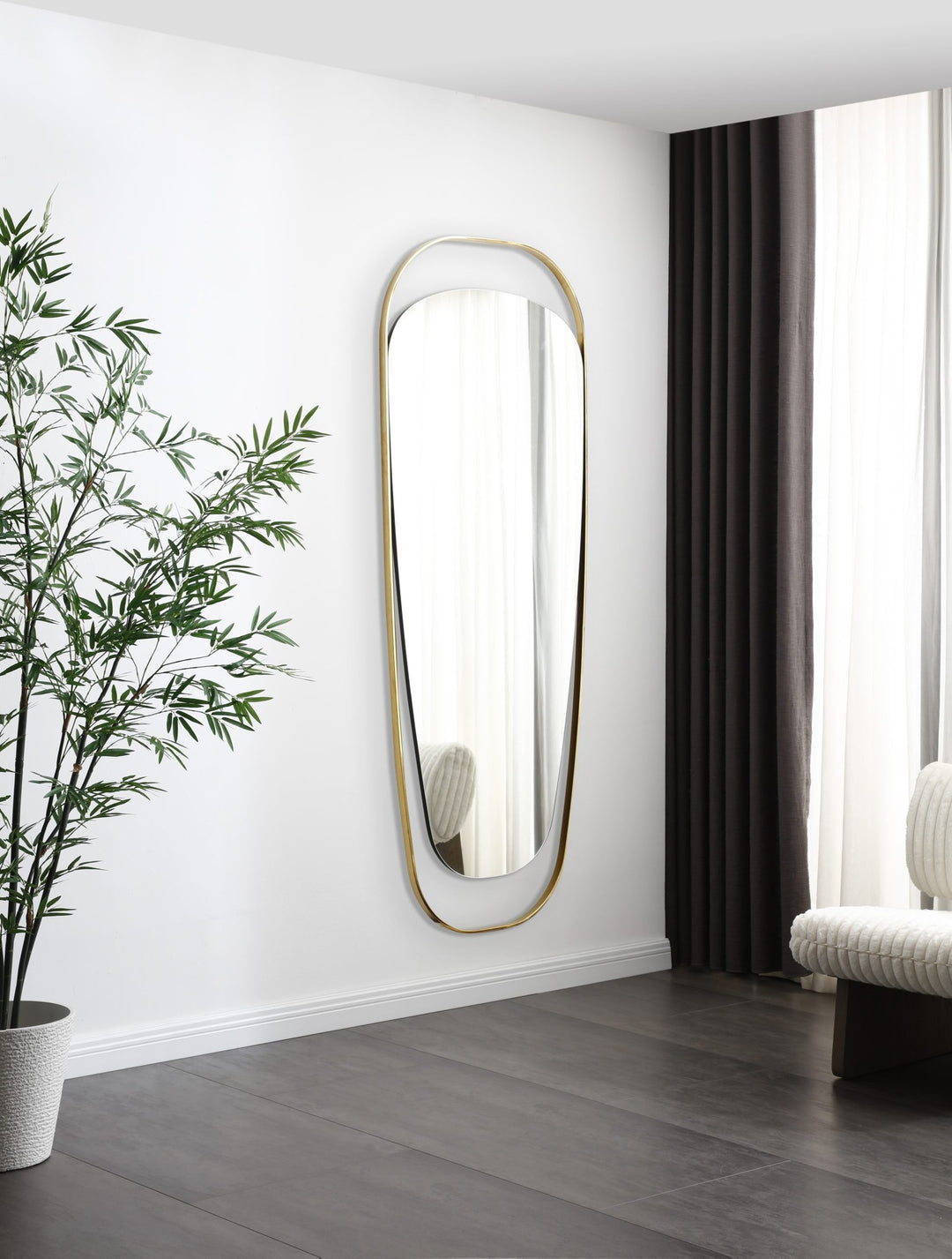 Matilda Wall Mirror by Whiteline Modern Living – lifestyle