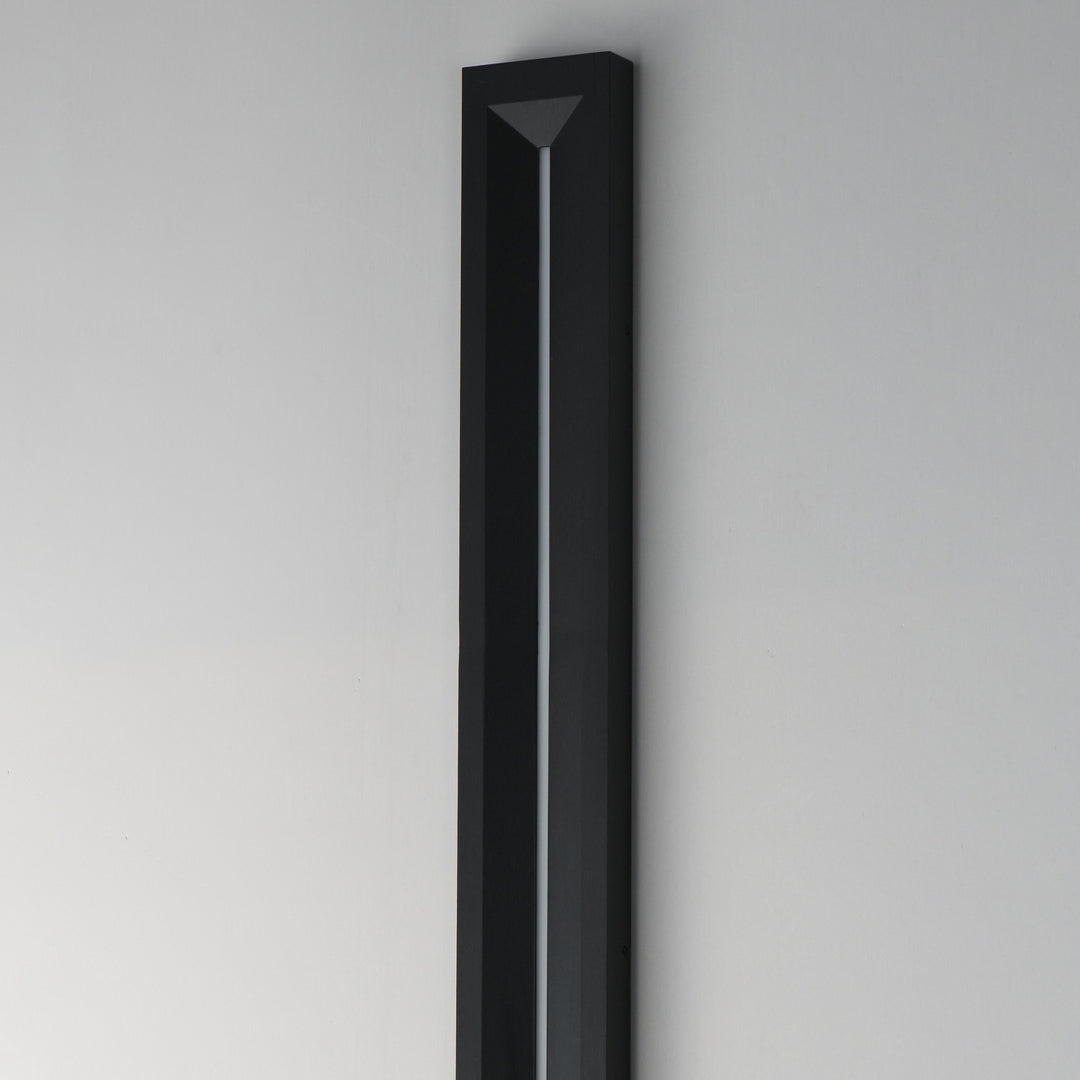 Fosso LED Outdoor Wall Sconce - 5cct by Studio M Lighting – lifestyle