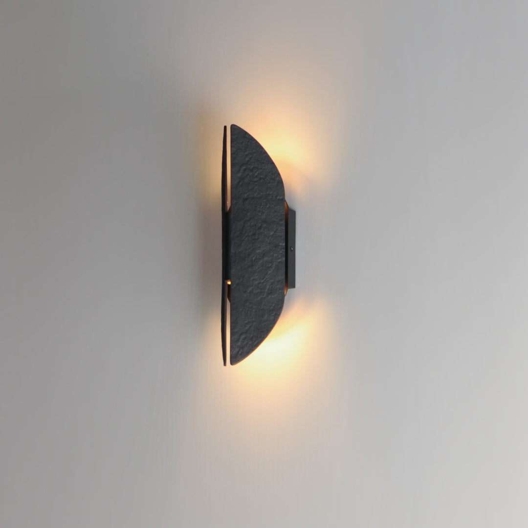 Tectonic 14 Outdoor LED Sconce by Studio M Lighting – lifestyle