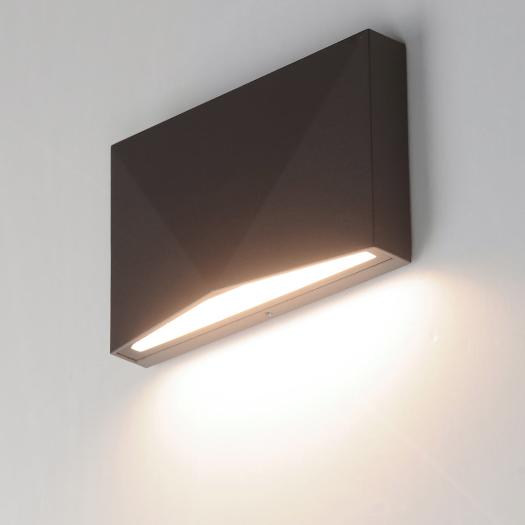 Fractal LED Step Light 3CCT by Studio M Lighting – lifestyle