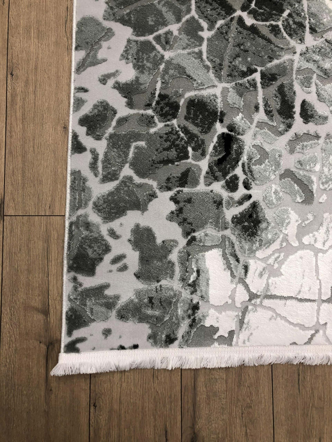 Mirabella Rug by Whiteline Modern Living – lifestyle