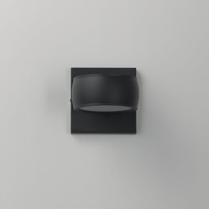 Modular 2-Light LED Outdoor Wall Sconce by Studio M Lighting – lifestyle