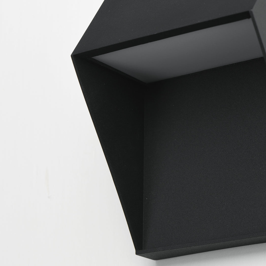 Cliffsedge VX Cliffsdege VX LED Outdoor Wall Sconce by Studio M Lighting – lifestyle