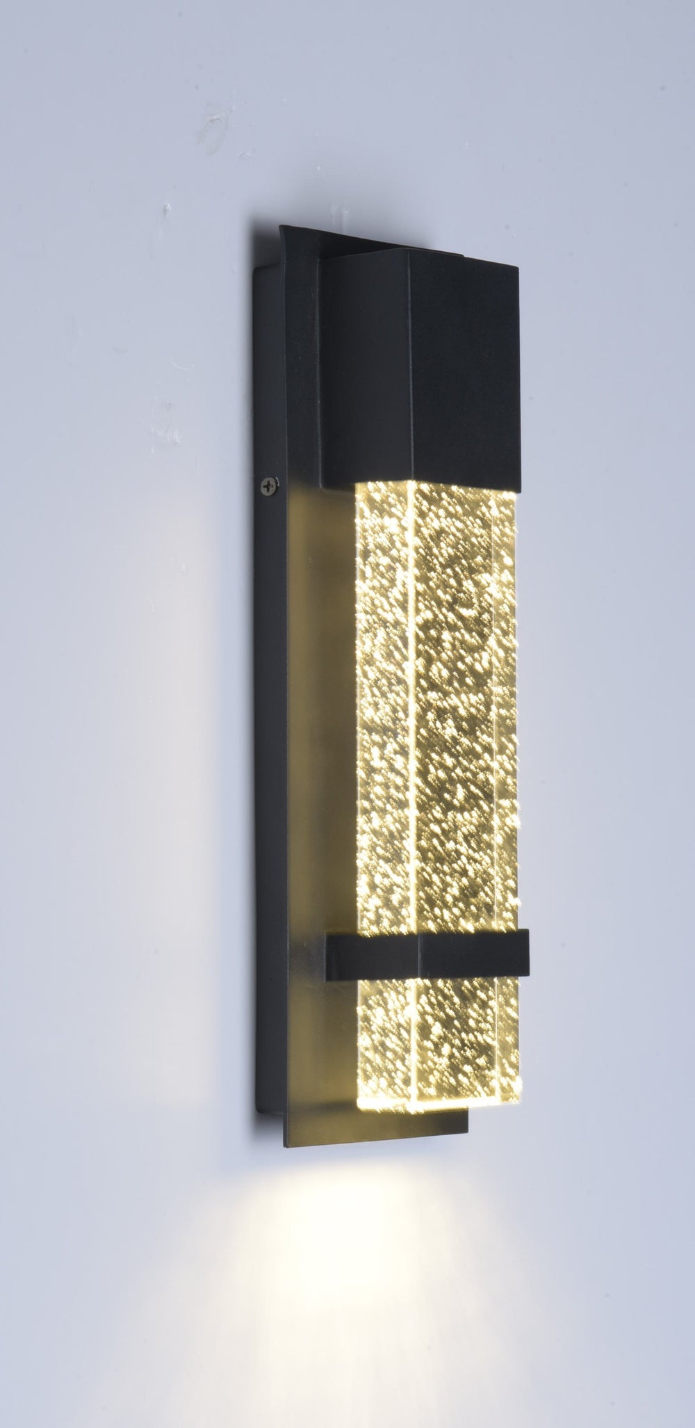 Cascade LED Outdoor Wall Sconce 565910 by Studio M Lighting – lifestyle