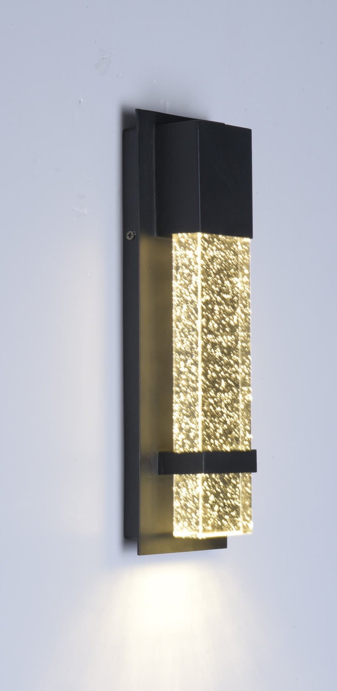 Cascade LED Outdoor Wall Sconce 565910 by Studio M Lighting – lifestyle