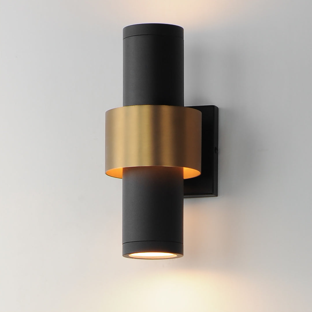 Reveal Outdoor Reveal Medium LED Outdoor Wall Sconce by Studio M Lighting – lifestyle
