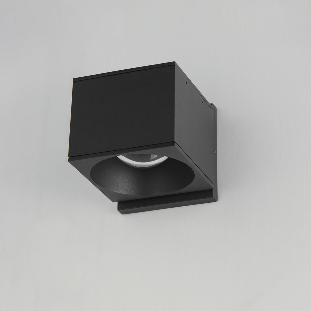 Stout 120-277V Indoor/Outdoor Wall Sconce by Studio M Lighting – lifestyle