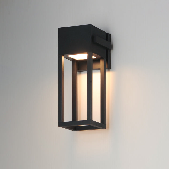 Strand VX 14 Outdoor LED Wall Sconce by Studio M Lighting – lifestyle