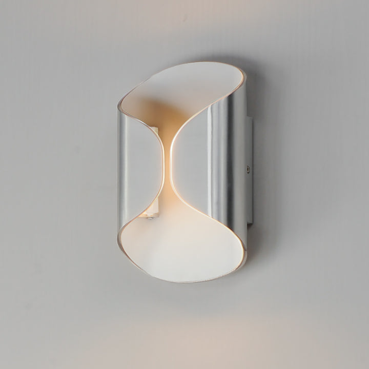 Folio 10" LED Outdoor Wall Lamp by Studio M Lighting – lifestyle