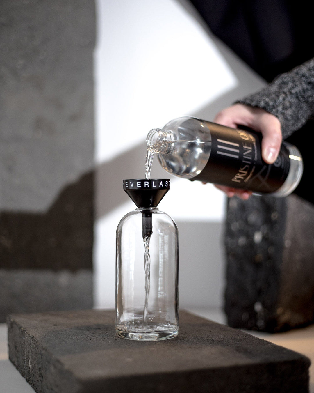 Black Steel Funnel pour