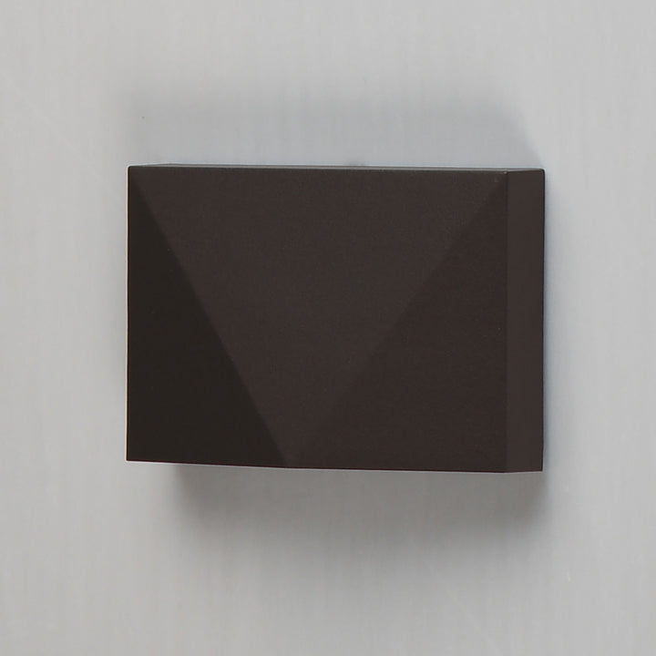 Fractal LED Step Light 3CCT by Studio M Lighting – lifestyle
