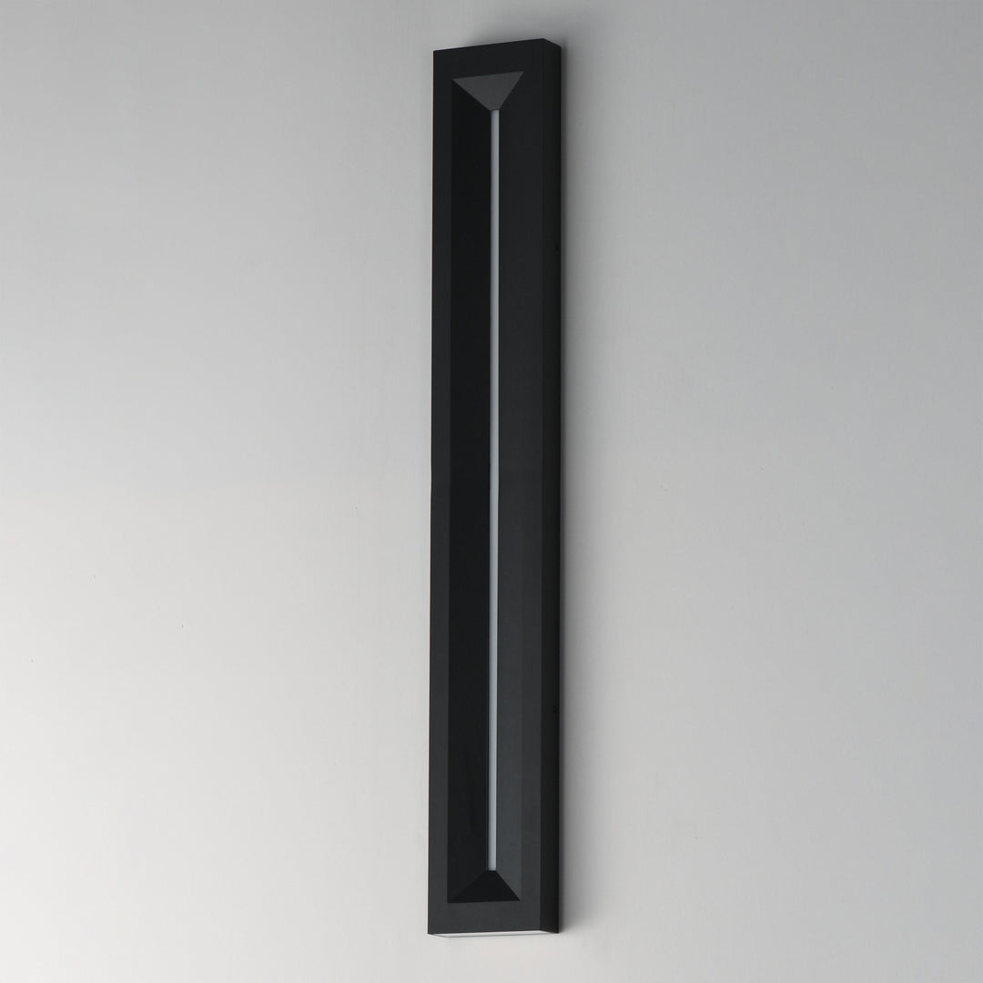 Fosso LED Outdoor Wall Sconce - 5cct by Studio M Lighting – lifestyle