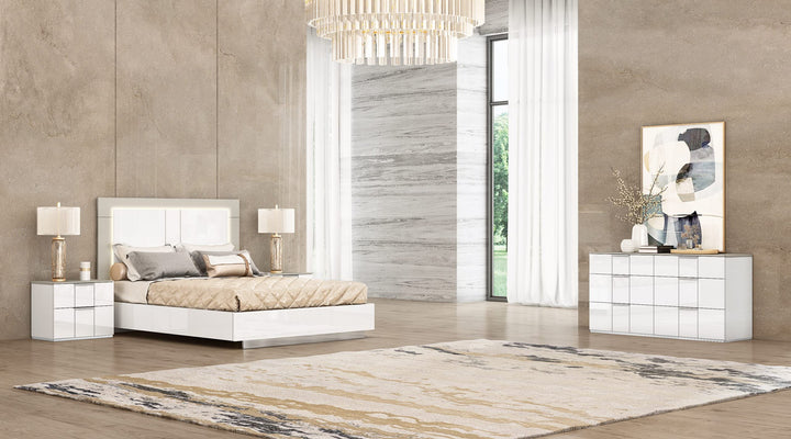 Daisy Bed Queen by Whiteline Modern Living – lifestyle