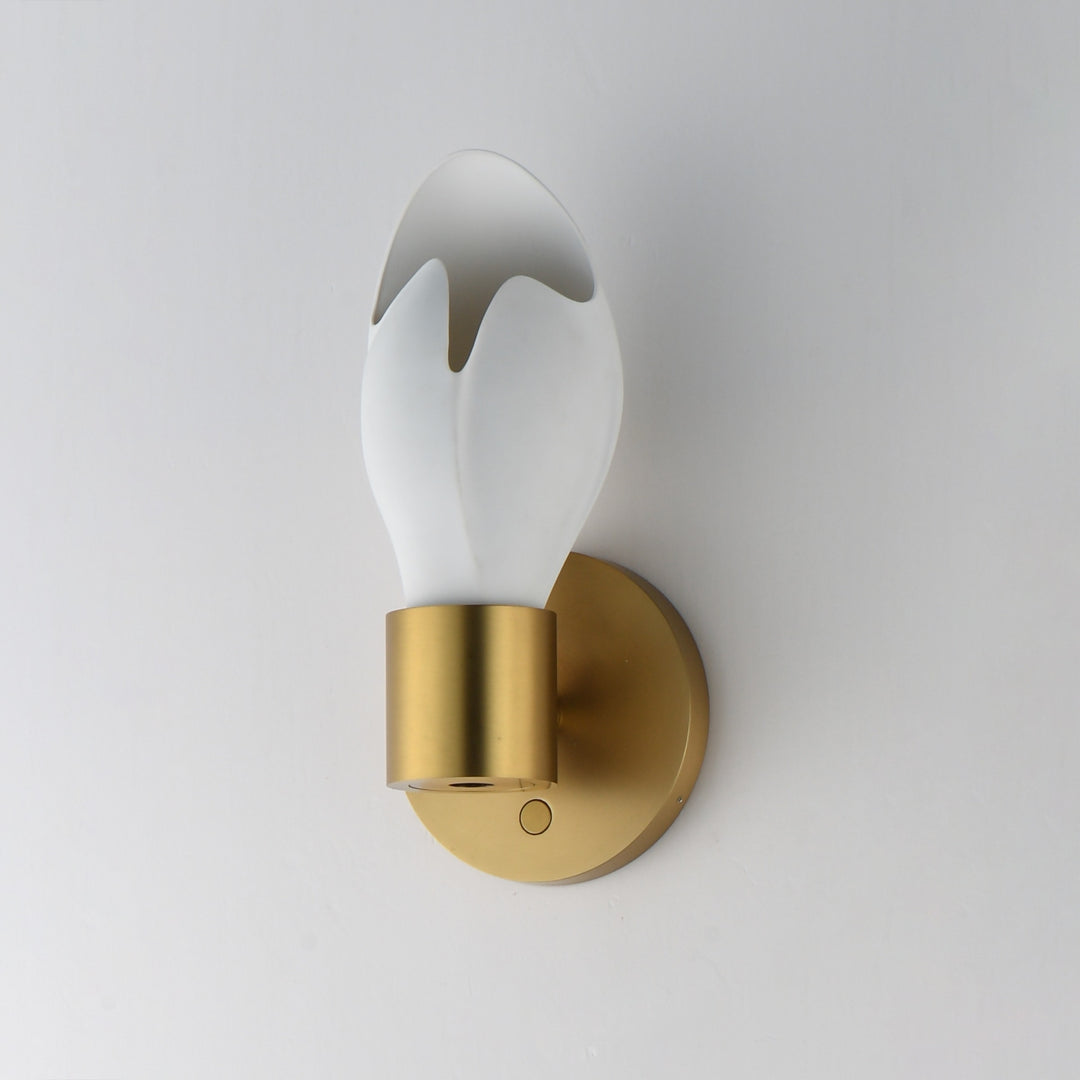 Burgeon LED Wall Sconce by Studio M Lighting – lifestyle
