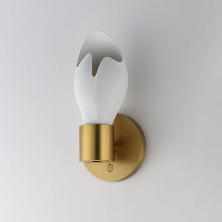 Burgeon LED Wall Sconce by Studio M Lighting – lifestyle