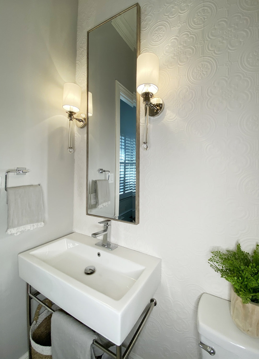 Lucent Wall Sconce by Studio M Lighting – lifestyle