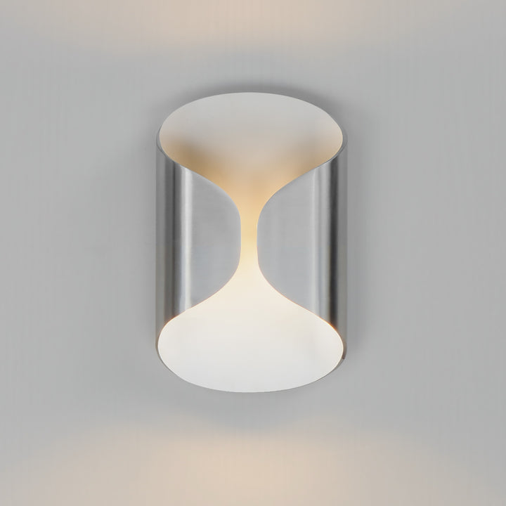 Folio 10" LED Outdoor Wall Lamp by Studio M Lighting – lifestyle