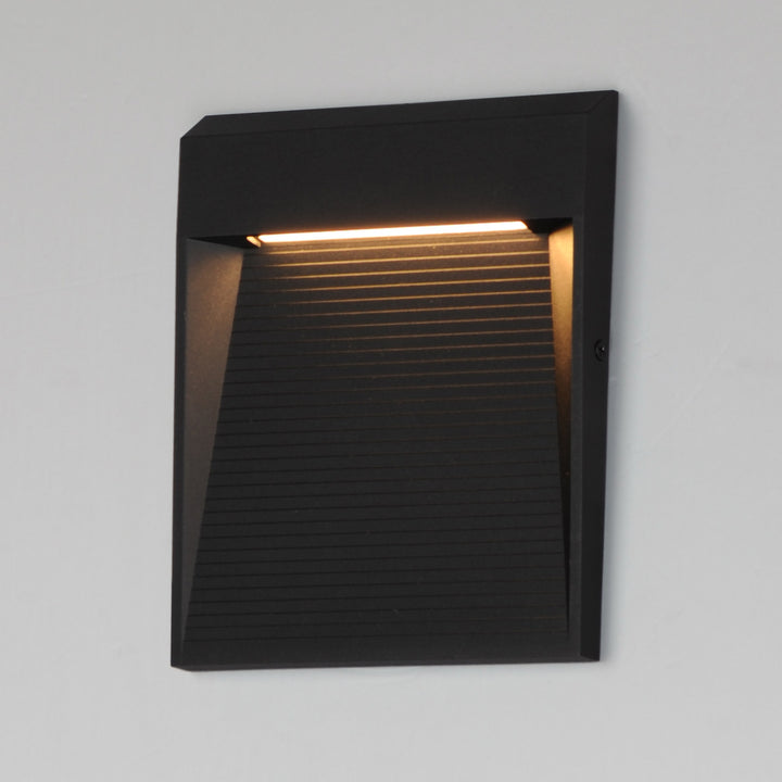 Steps pes LED Outdoor Sconce by Studio M Lighting – lifestyle