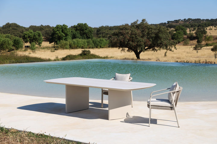 Horizon Dining Table by Whiteline Modern Living – lifestyle