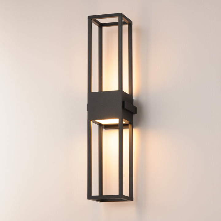 Strand VX 31 Outdoor LED Wall Sconce by Studio M Lighting – lifestyle