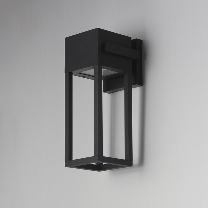 Strand VX 14 Outdoor LED Wall Sconce by Studio M Lighting – lifestyle