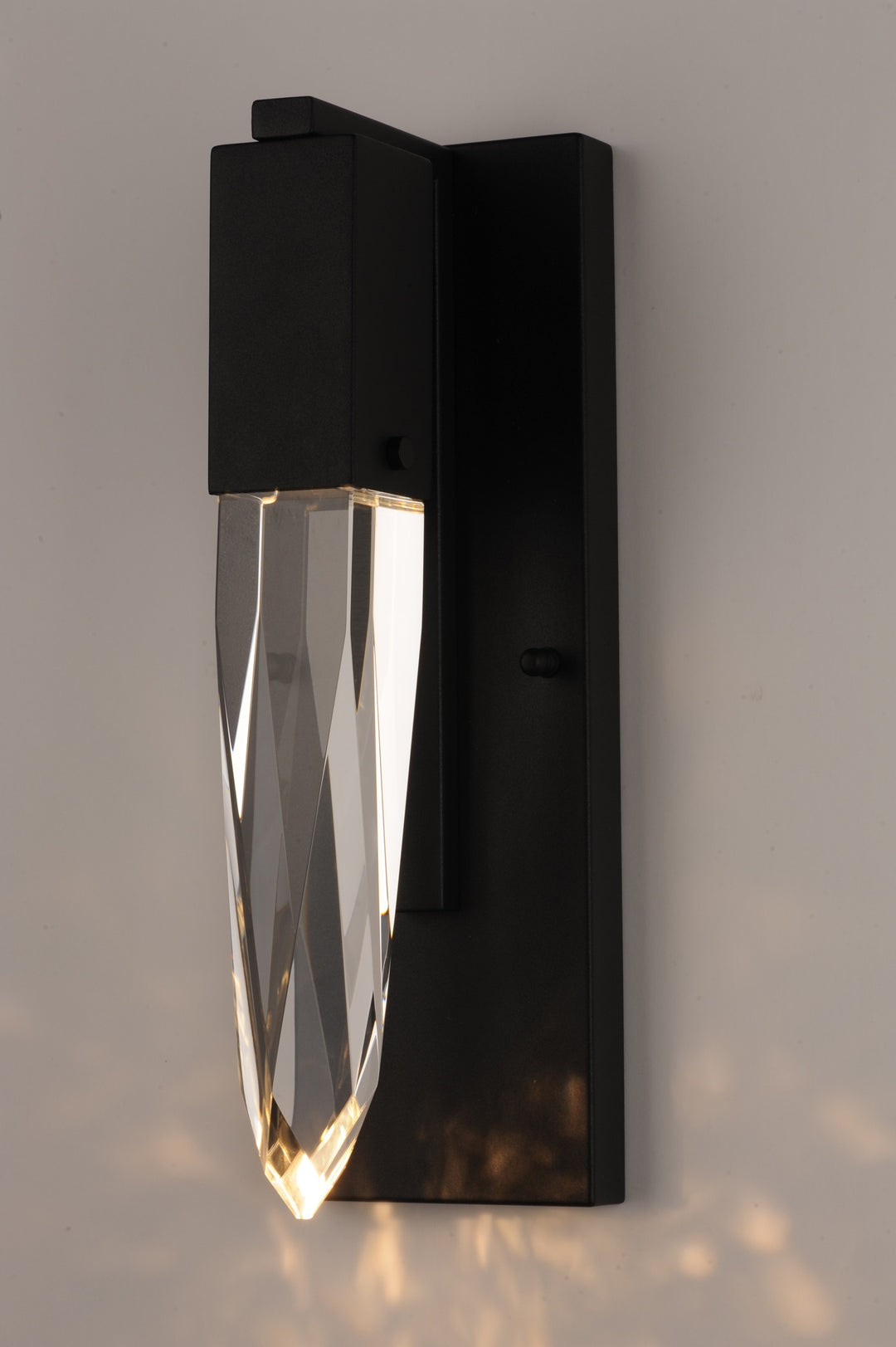 Quartz LED Wall Sconce by Studio M Lighting – lifestyle