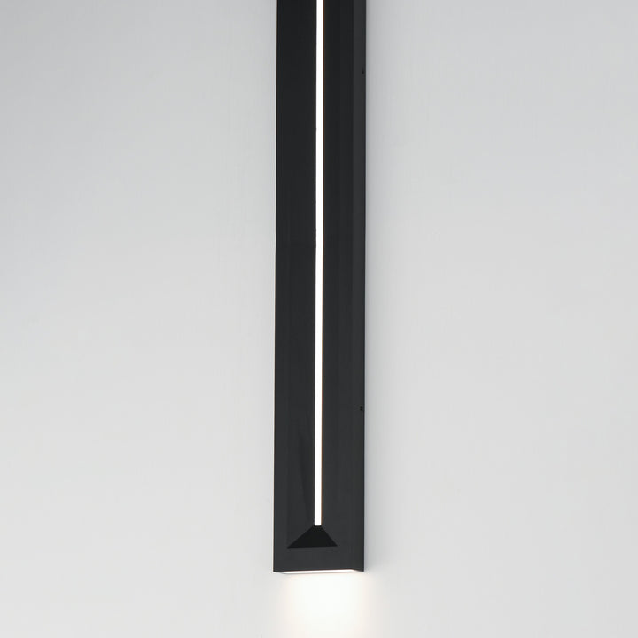 Fosso LED Outdoor Wall Sconce - 5cct by Studio M Lighting – lifestyle