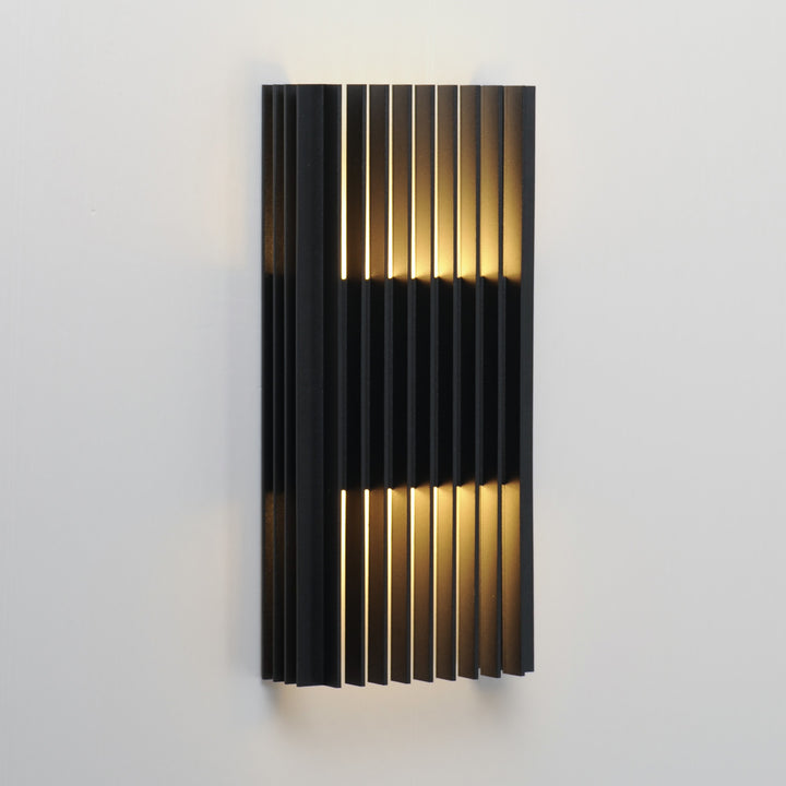 Rampart Large LED Outdoor Wall Sconce by Studio M Lighting – lifestyle