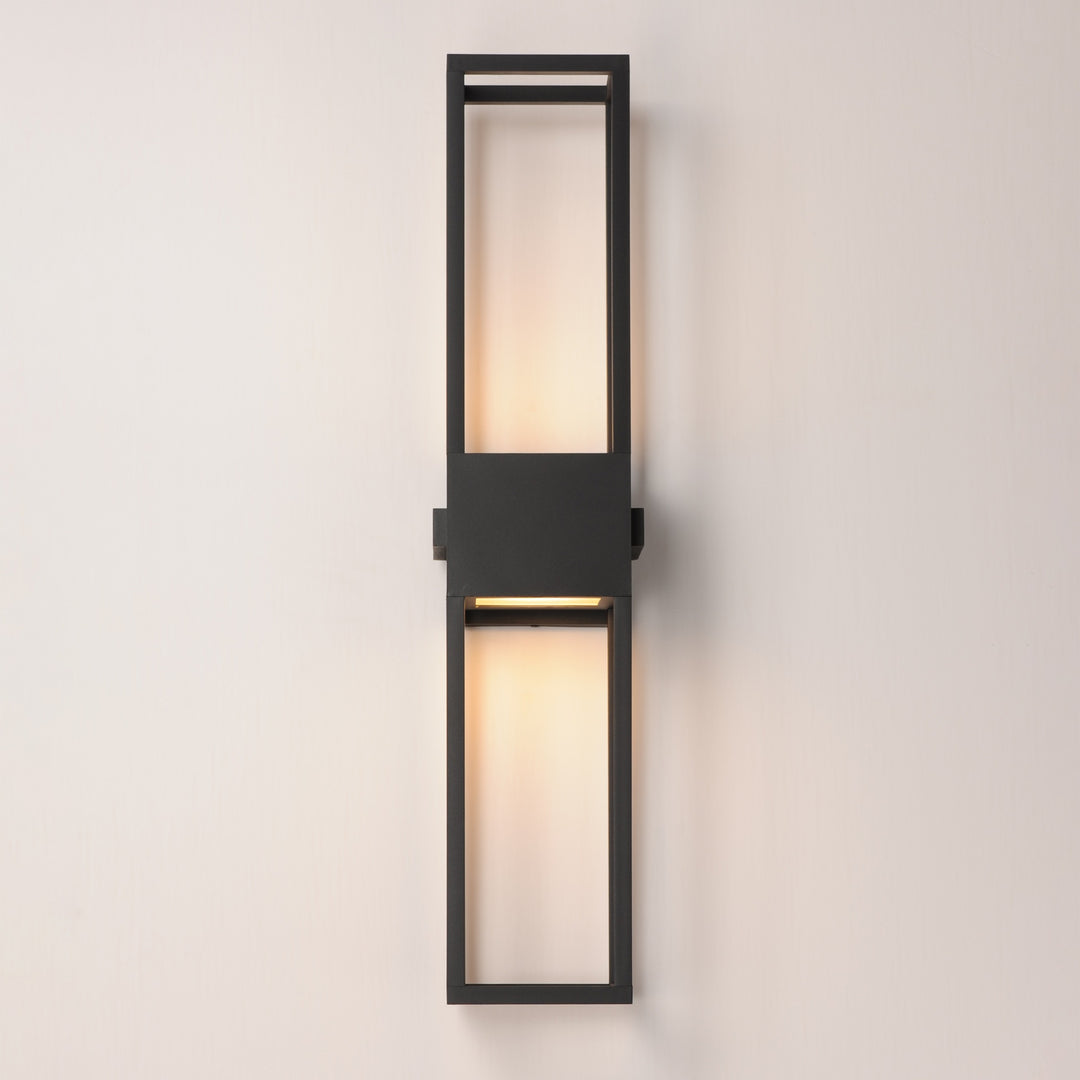 Strand VX 31 Outdoor LED Wall Sconce by Studio M Lighting – lifestyle