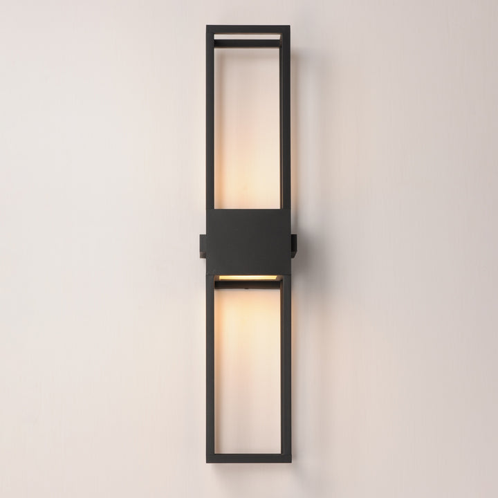 Strand VX 31 Outdoor LED Wall Sconce by Studio M Lighting – lifestyle