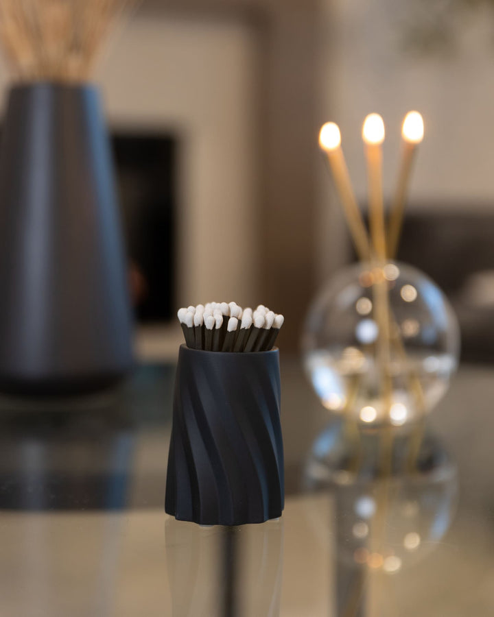 Black Match Set detail
