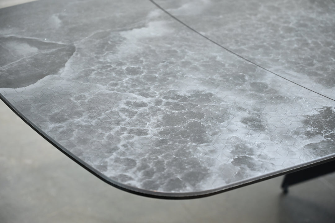 AVENTADOR Dining Table in Tempestas Mobital