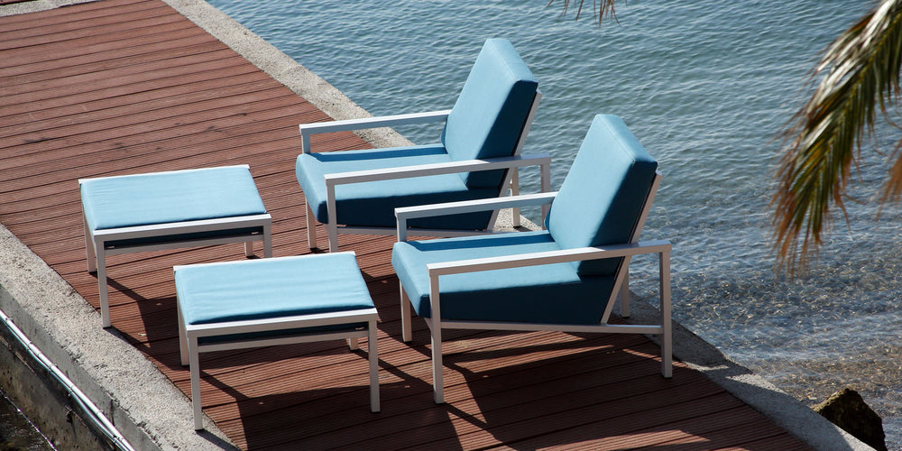 Equinox Conversation Table 100 Round by Barlow Tyrie – Equinox collection lifestyle