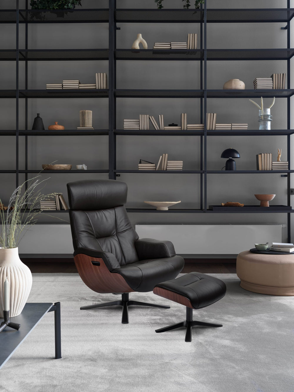 Friend Lounge Chair Conform