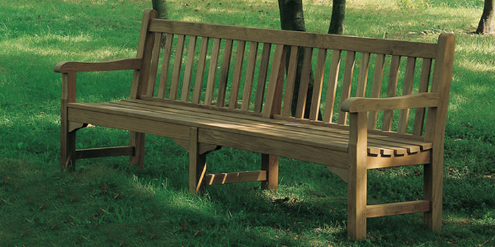Glenham Curved Seat by Barlow Tyrie – Glenham collection lifestyle