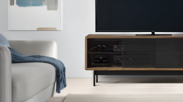 LINQ 7583 Low Media Console lifestyle