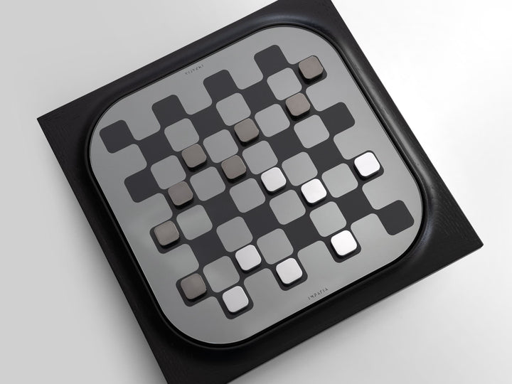 Mossa Chess Set by Impatia detail