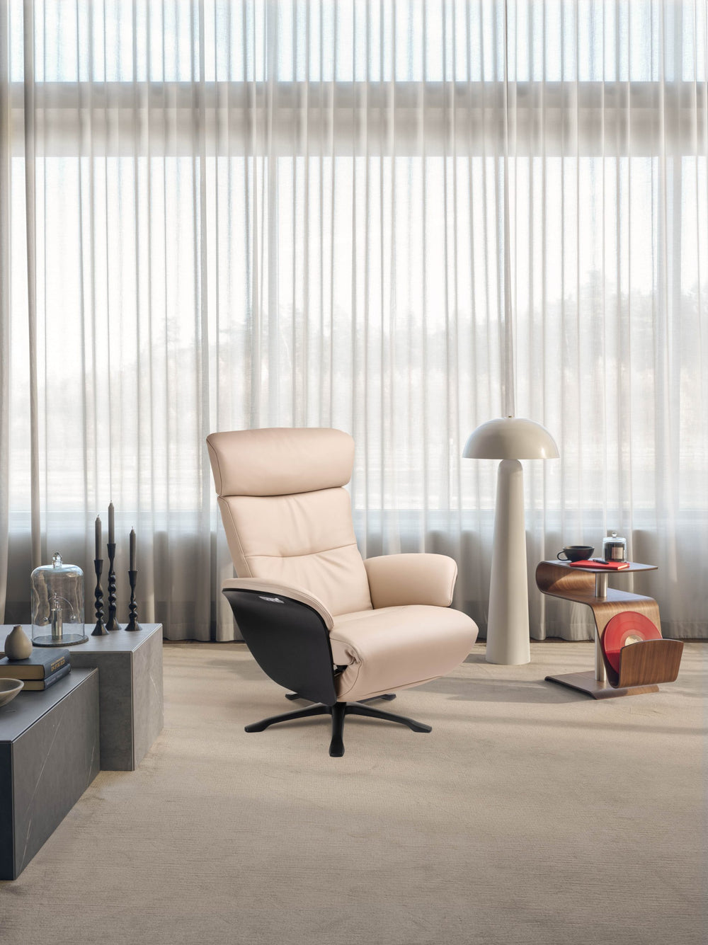 Nova Lounge Chair Conform