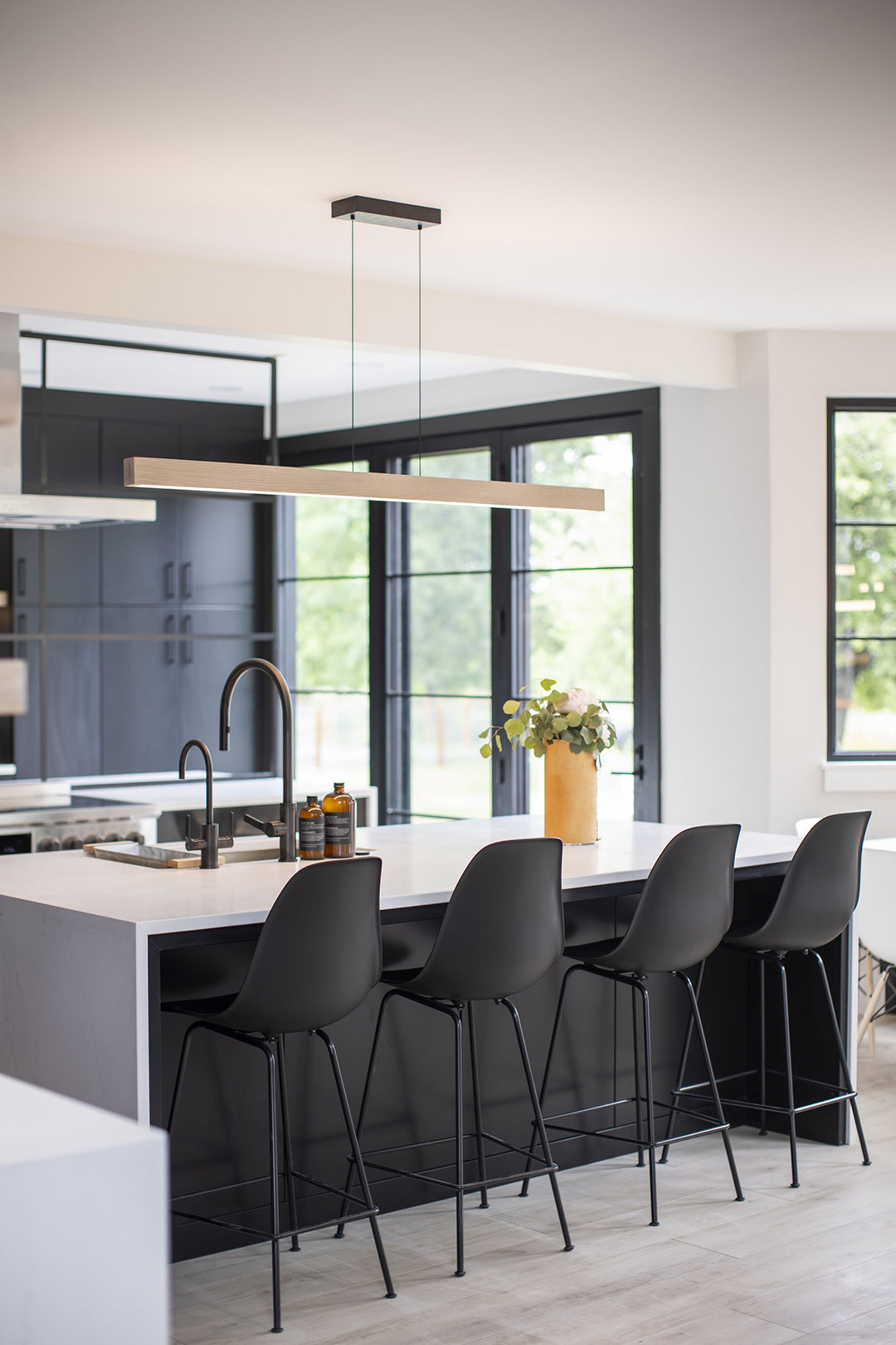 Una LED Linear Pendant Linear Pendants Cerno
