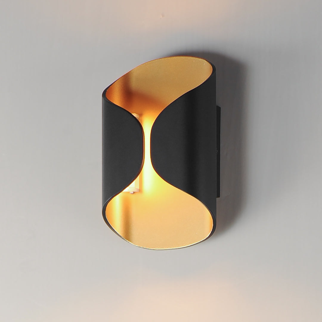 Folio 10" LED Outdoor Wall Lamp by Studio M Lighting – lifestyle