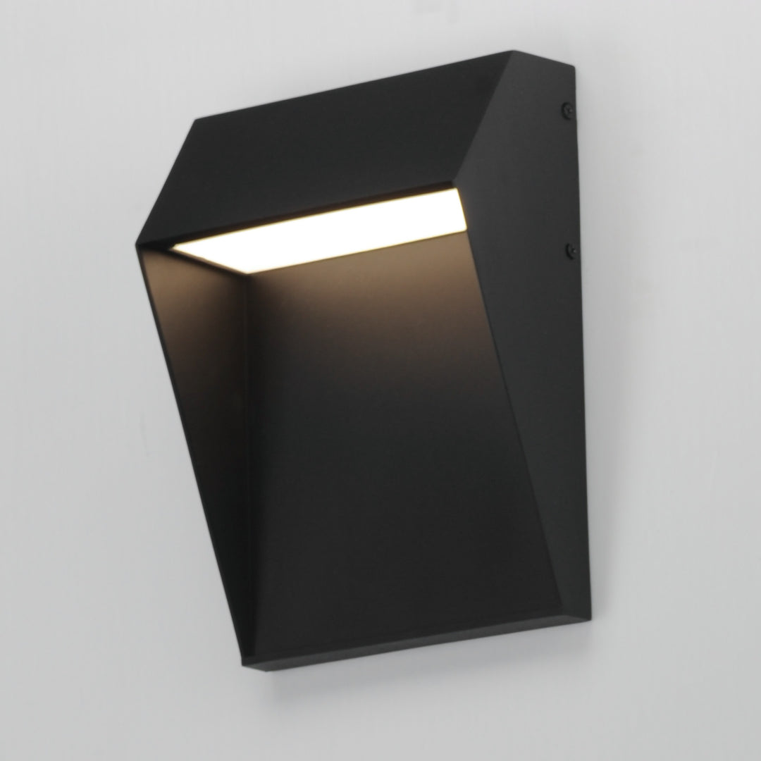 Cliffsedge VX Cliffsdege VX LED Outdoor Wall Sconce by Studio M Lighting – lifestyle