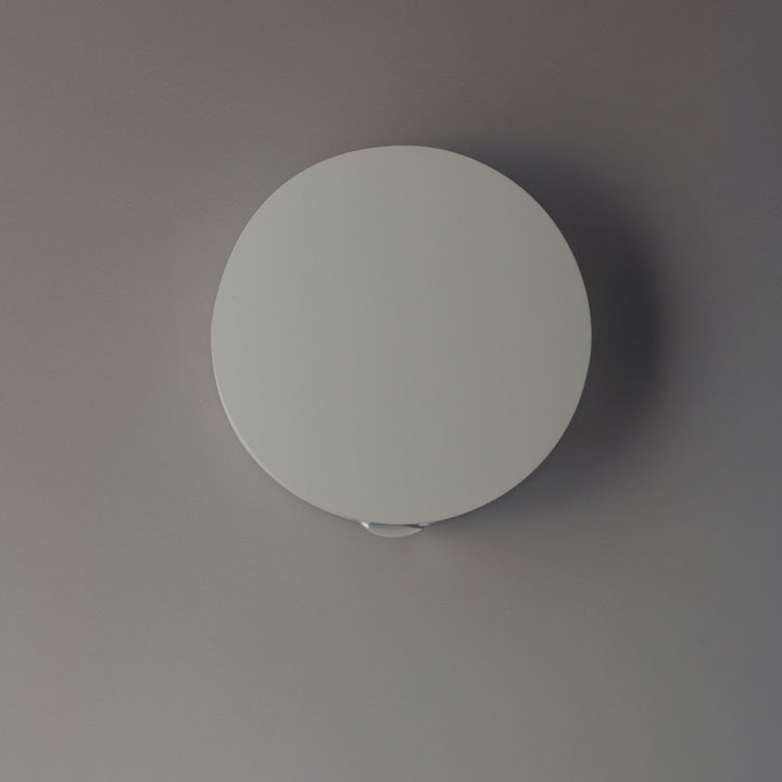 Alumilux: Glint LED Outdoor Wall Sconce by ET2 Lighting, styled view 6